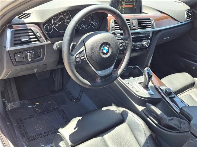 Used 2017 BMW 330i Sedan RWD image 10