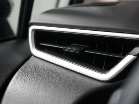 Certified 2025 Toyota Corolla LE image 23