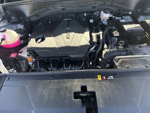 Used 2024 Kia Sorento S image 32