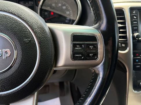 Used 2011 Jeep Grand Cherokee Laredo AWD/4WD image 14
