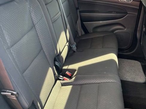 Certified 2020 Jeep Grand Cherokee Laredo AWD/4WD image 13