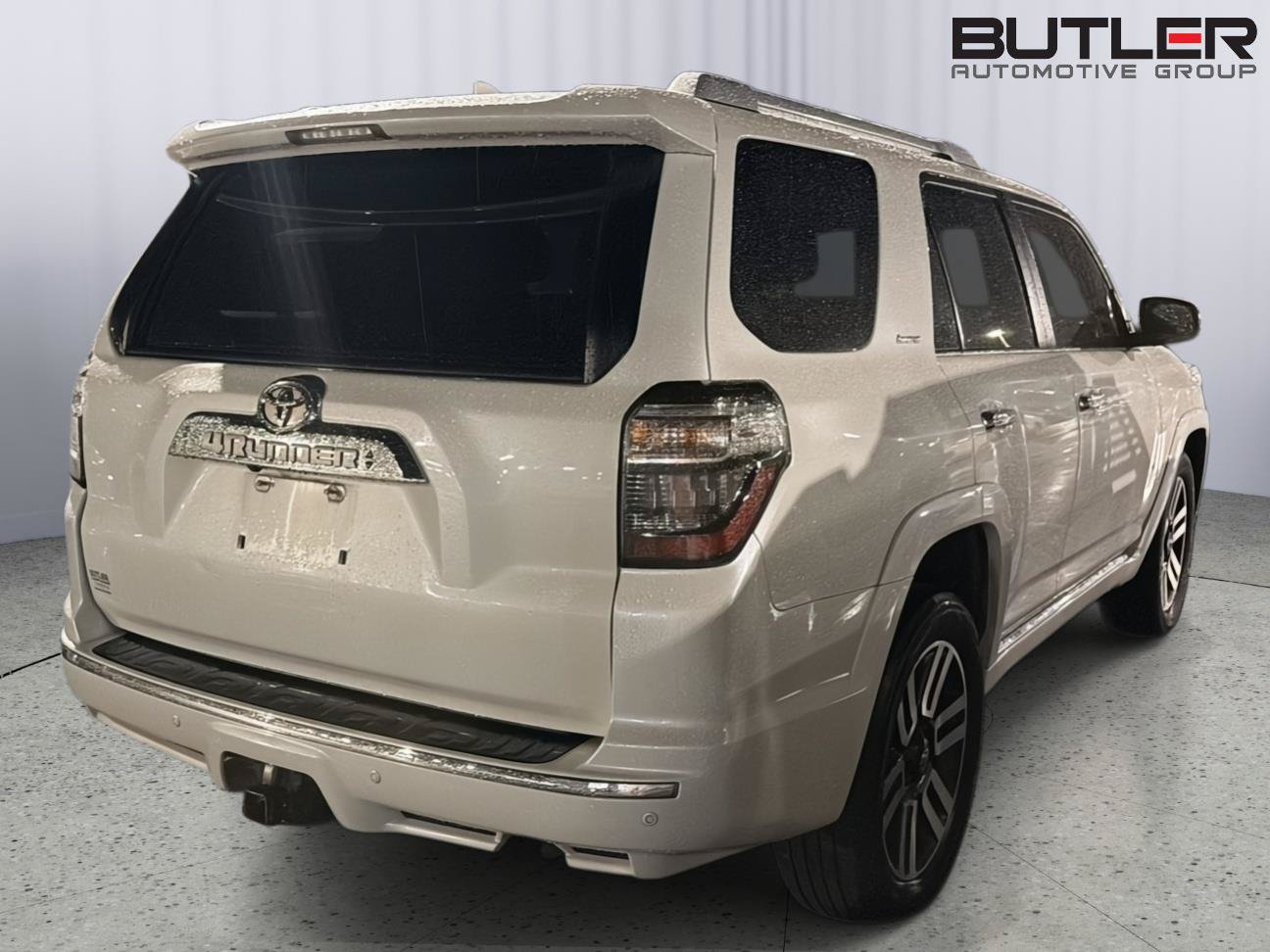 Used 2023 Toyota 4Runner Limited RWD image 10