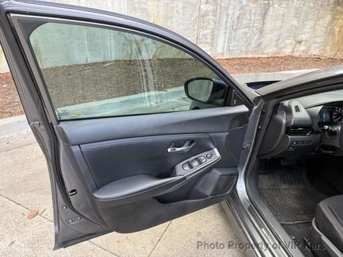 Used 2021 Nissan Sentra SR image 15