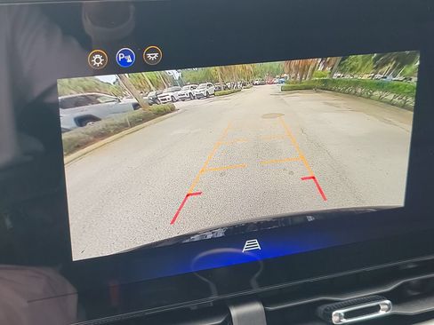 Used 2026 Chevrolet Equinox LT FWD image 24
