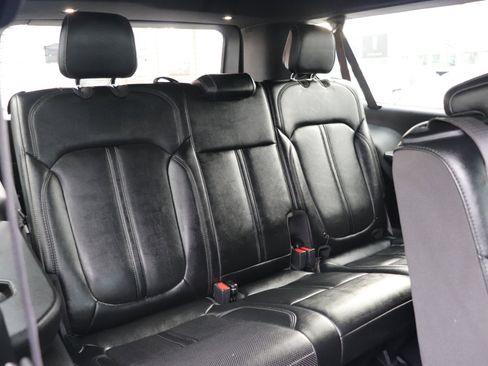 Used 2024 Jeep Wagoneer L Series II w/ Flexible Seating Group image 14