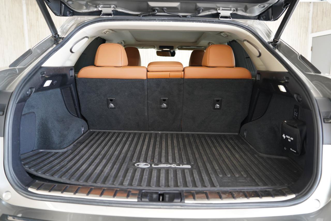Used 2021 Lexus RX 450h AWD w/ Luxury Package image 40