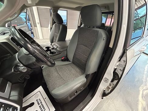 Used 2019 RAM 1500 Big Horn AWD/4WD image 7