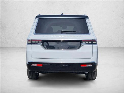 Used 2024 Jeep Grand Wagoneer Series I w/ HD Trailer Tow Package image 5
