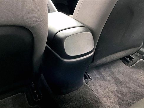 Used 2023 Hyundai Elantra SEL image 33