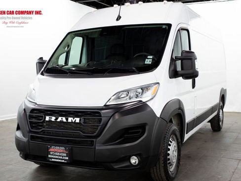 Used 2025 RAM ProMaster 2500 w/ Convenience Group FWD image 4