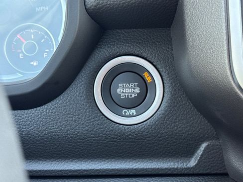 New 2026 RAM 1500 4x4 Crew Cab image 22