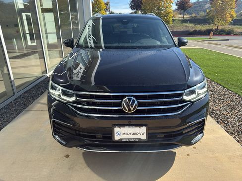 Used 2022 Volkswagen Tiguan SEL R-Line image 2