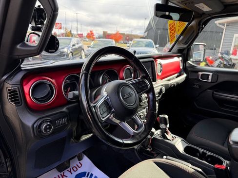 Used 2021 Jeep Gladiator Rubicon w/ Dual Top Group AWD/4WD image 18