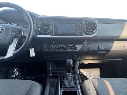 Used 2017 Toyota Tacoma SR5 w/ Tow Package AWD/4WD image 12