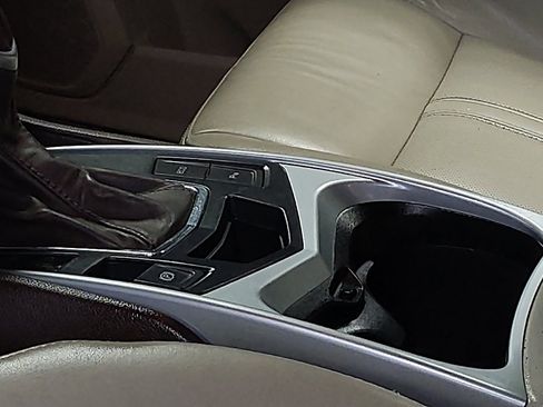 Used 2015 Cadillac SRX Luxury image 26