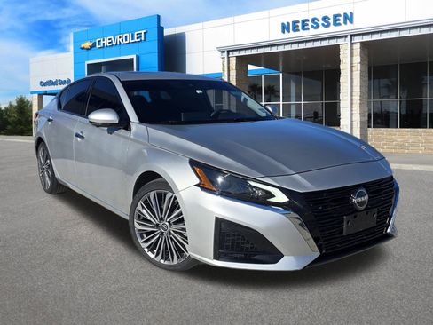 Used 2023 Nissan Altima 2.5 SL image 1