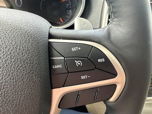 Used 2017 Jeep Grand Cherokee Limited w/ Luxury Group II AWD/4WD image 24