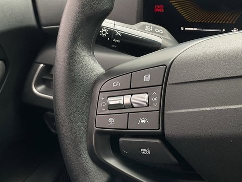 Used 2025 Kia K4 LXS image 22