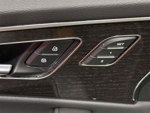 Used 2025 Audi Q8 Premium w/ Convenience Package image 10