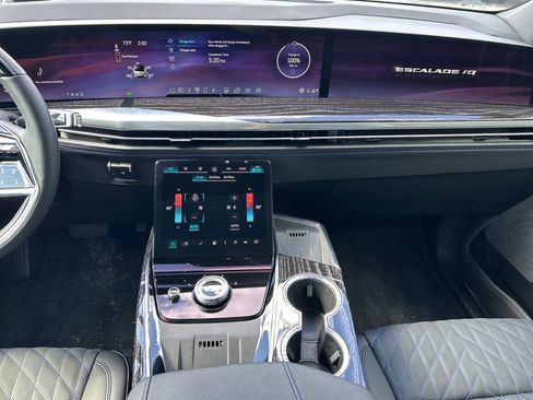 New 2026 Cadillac Escalade IQ Luxury 1 image 15