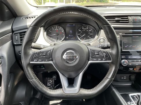 Used 2019 Nissan Rogue SV FWD image 16