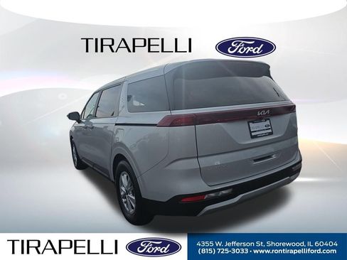 Used 2023 Kia Carnival LX FWD image 2