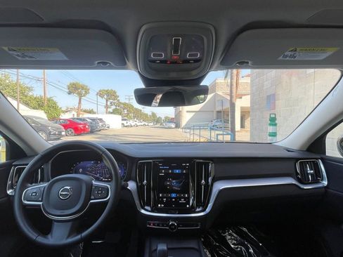 Used 2024 Volvo S60 B5 Core image 34