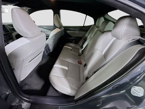 Used 2025 Toyota Camry SE image 25