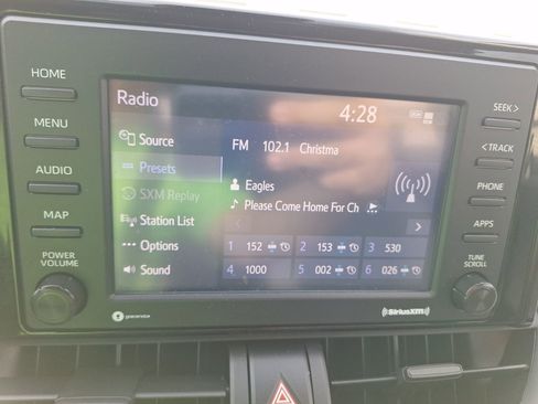 Used 2022 Toyota RAV4 XLE image 26