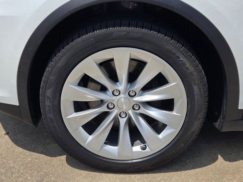 Used 2020 Tesla Model X Long Range AWD/4WD image 23