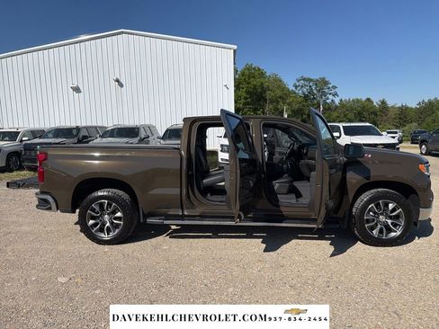 Used 2023 Chevrolet Silverado 1500 LT AWD/4WD image 30