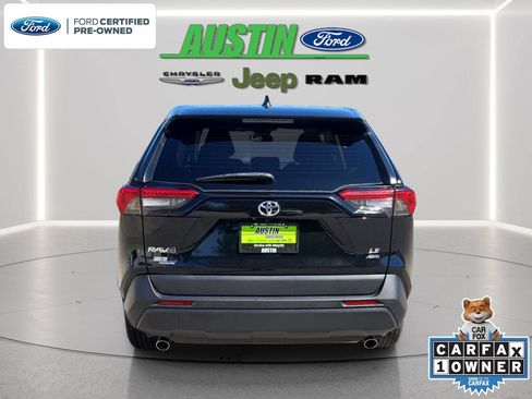 Used 2024 Toyota RAV4 LE AWD/4WD image 4