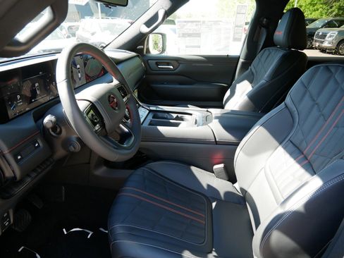 New 2025 Nissan Armada PRO-4X image 5