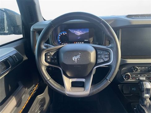 Used 2022 Ford Bronco Badlands image 12