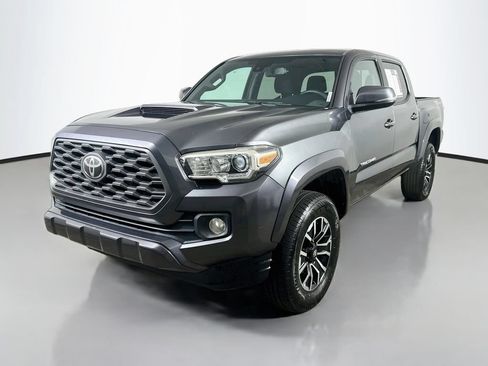 Used 2020 Toyota Tacoma TRD Sport RWD image 3