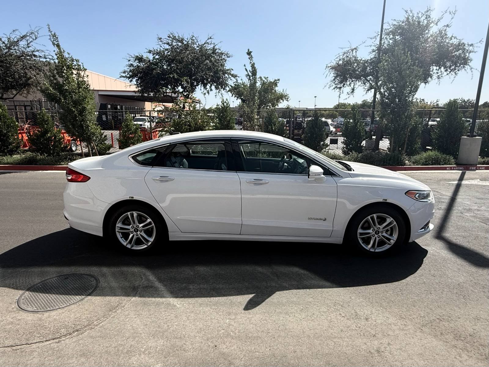 Used 2018 Ford Fusion SE w/ Equipment Group 602A FWD image 6