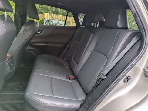 Used 2024 Toyota Venza XLE AWD/4WD image 15