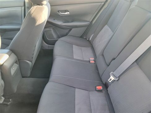 Used 2022 Nissan Sentra SV image 9