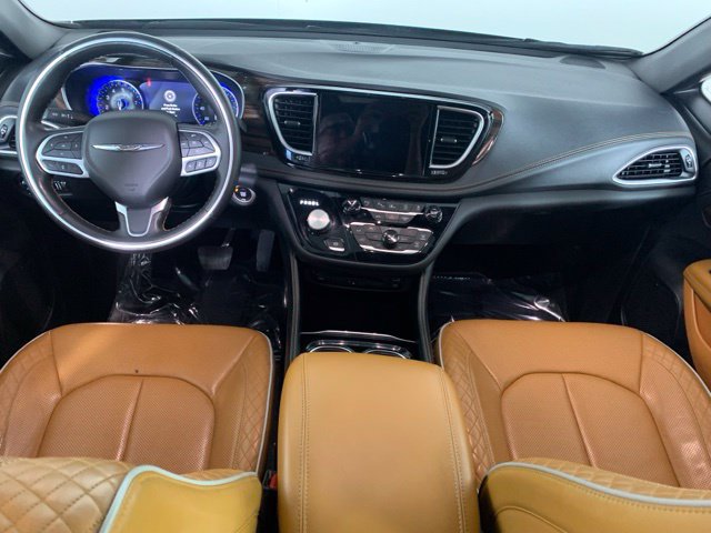 Used 2021 Chrysler Pacifica Pinnacle AWD/4WD image 3