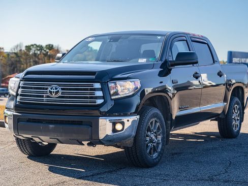 Used 2021 Toyota Tundra SR5 w/ Trail Edition image 4