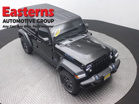 Used 2023 Jeep Wrangler Unlimited w/ Convenience Group AWD/4WD image 3