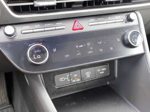 Used 2025 Hyundai Sonata SEL FWD image 15