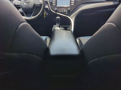 Used 2019 Toyota Camry SE FWD image 18