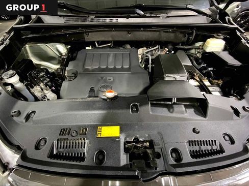 Used 2016 Toyota Highlander Limited Platinum image 31