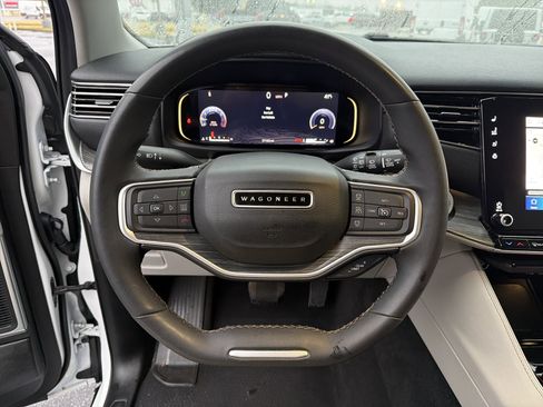 Used 2024 Jeep Wagoneer Series II w/ Flexible Seating Group image 26