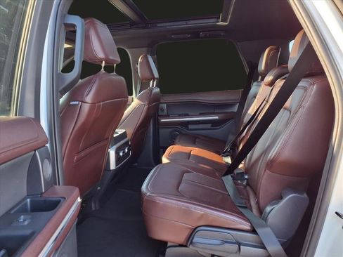 Used 2024 Ford Expedition Max Limited image 27