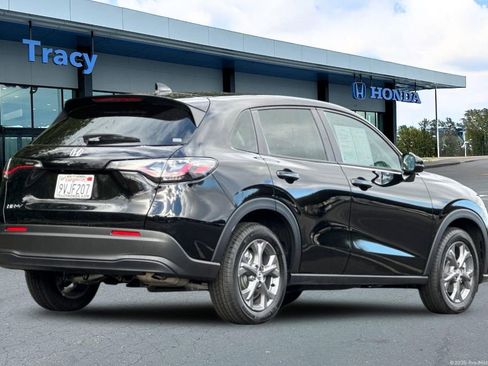 Certified 2026 Honda HR-V LX image 6