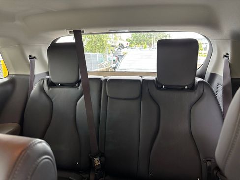 Used 2026 Kia Carnival FWD image 31