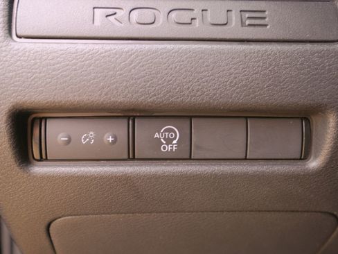 Used 2024 Nissan Rogue S image 42