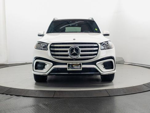Used 2025 Mercedes-Benz GLS 450 4MATIC w/ AMG Line Exterior image 2